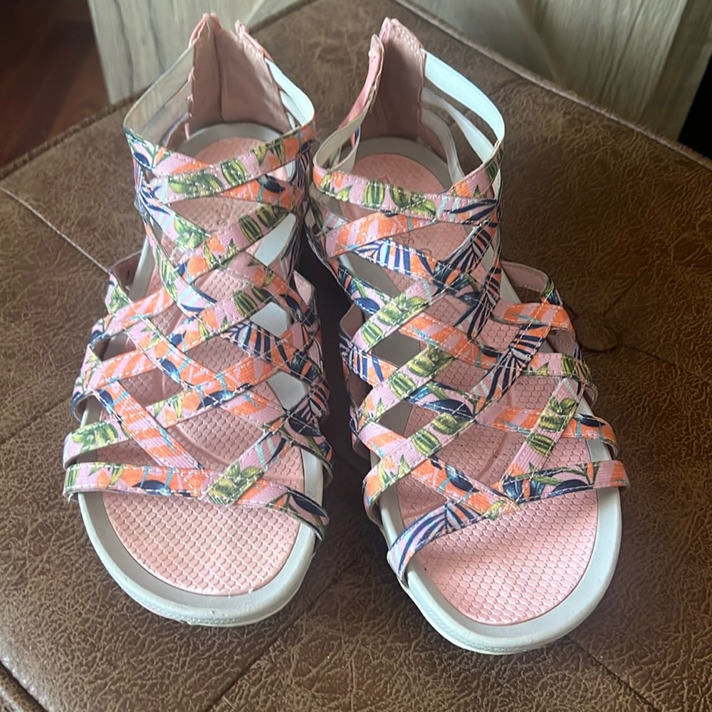 Bare straps sandals